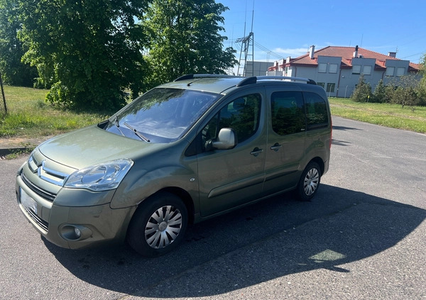 Citroen Berlingo cena 16500 przebieg: 231000, rok produkcji 2010 z Chodzież małe 211